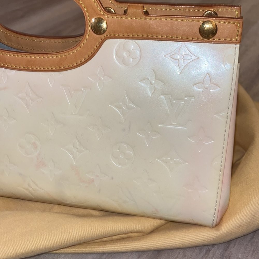 Louis Vuitton - Picture 14 of 15